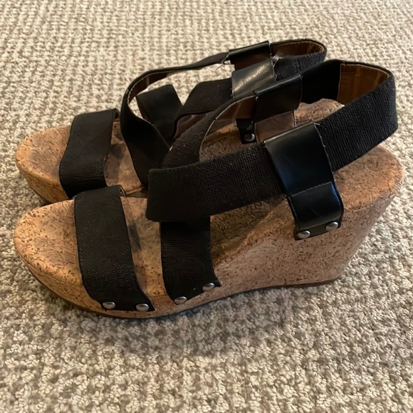 pavers mary jane trainers